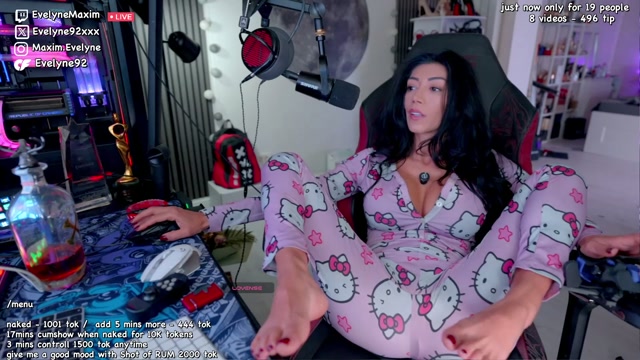 evelyne92 chaturbate webcam recording show
